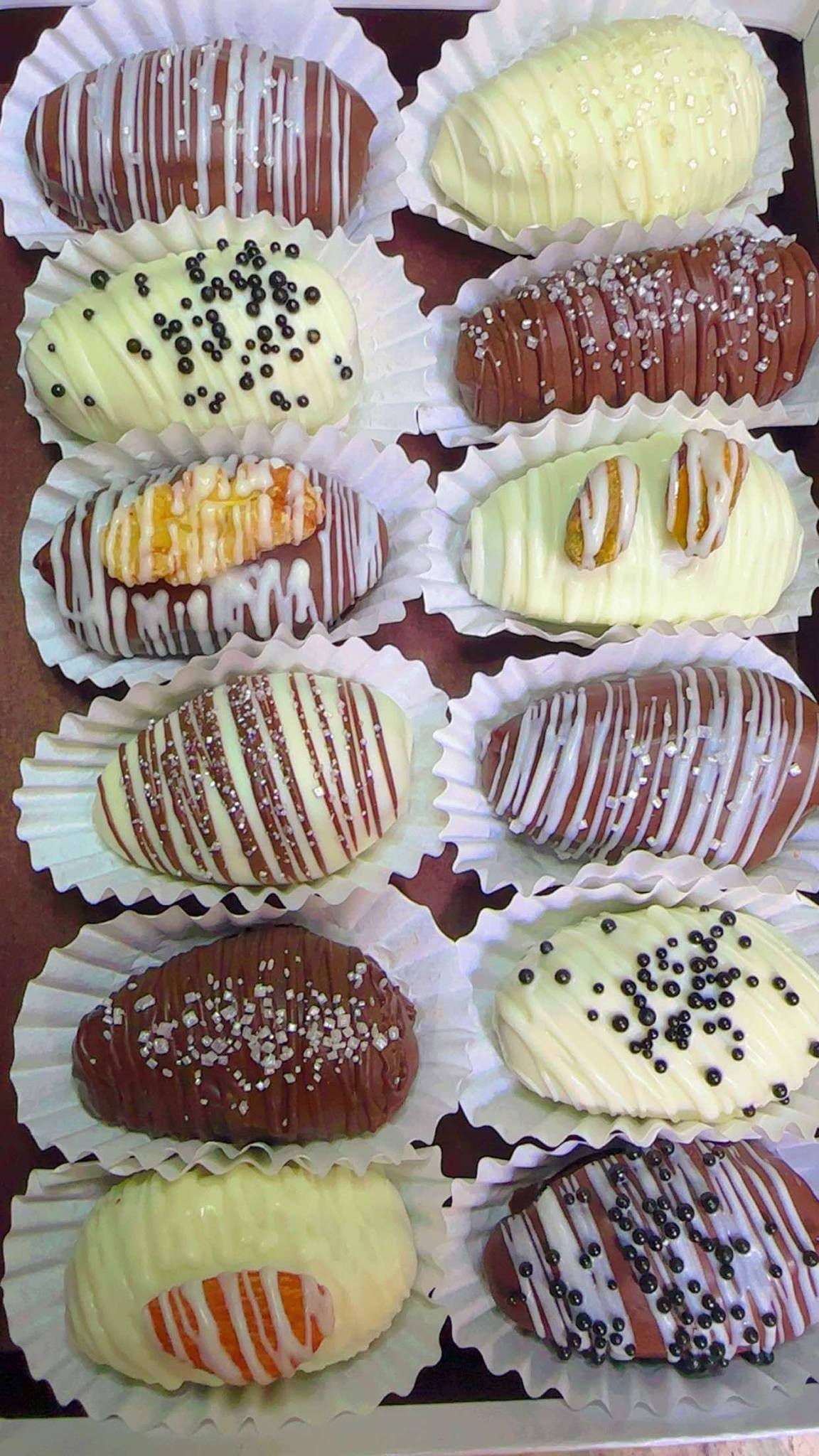Medjool belgian chocolate-dipped dates