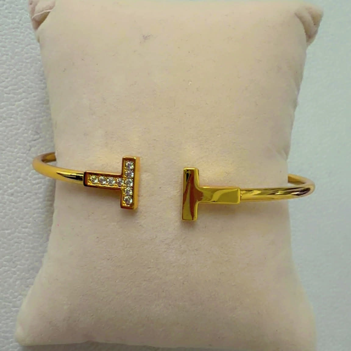 Minimal T Gold Bangle