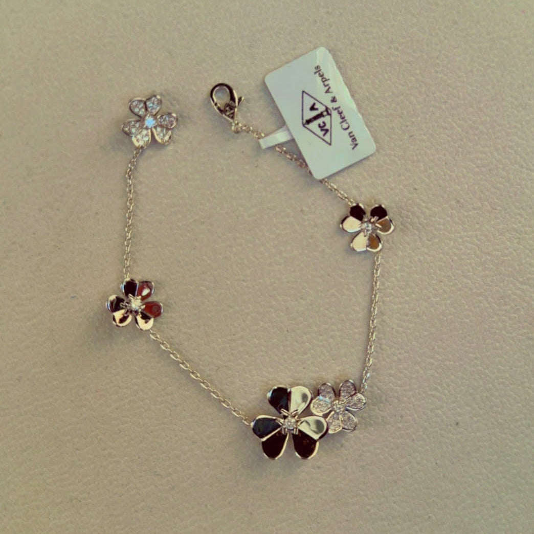 Frivole Flowers Braceltes