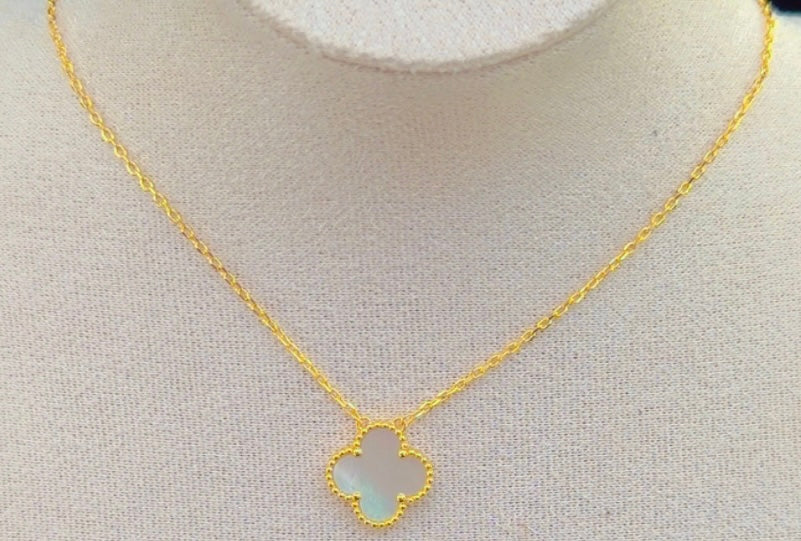 Clover necklace