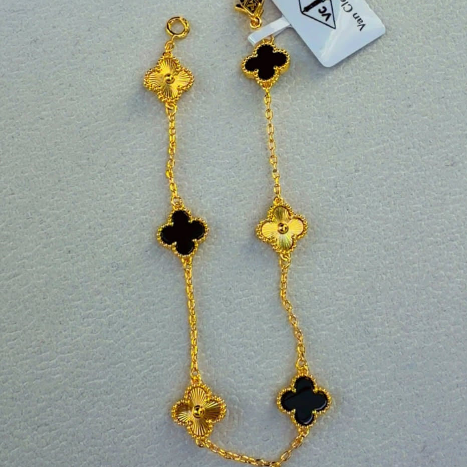 Van Cleef 9mm Bracelets