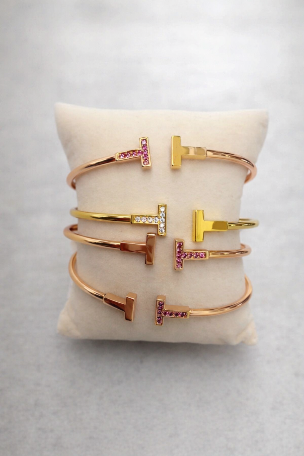 Minimal T Gold Bangle