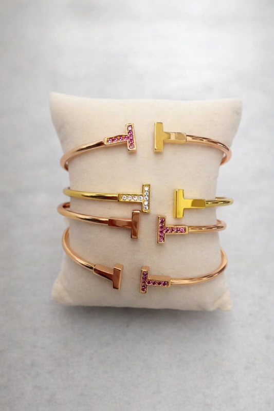 Minimal T Gold Bangle