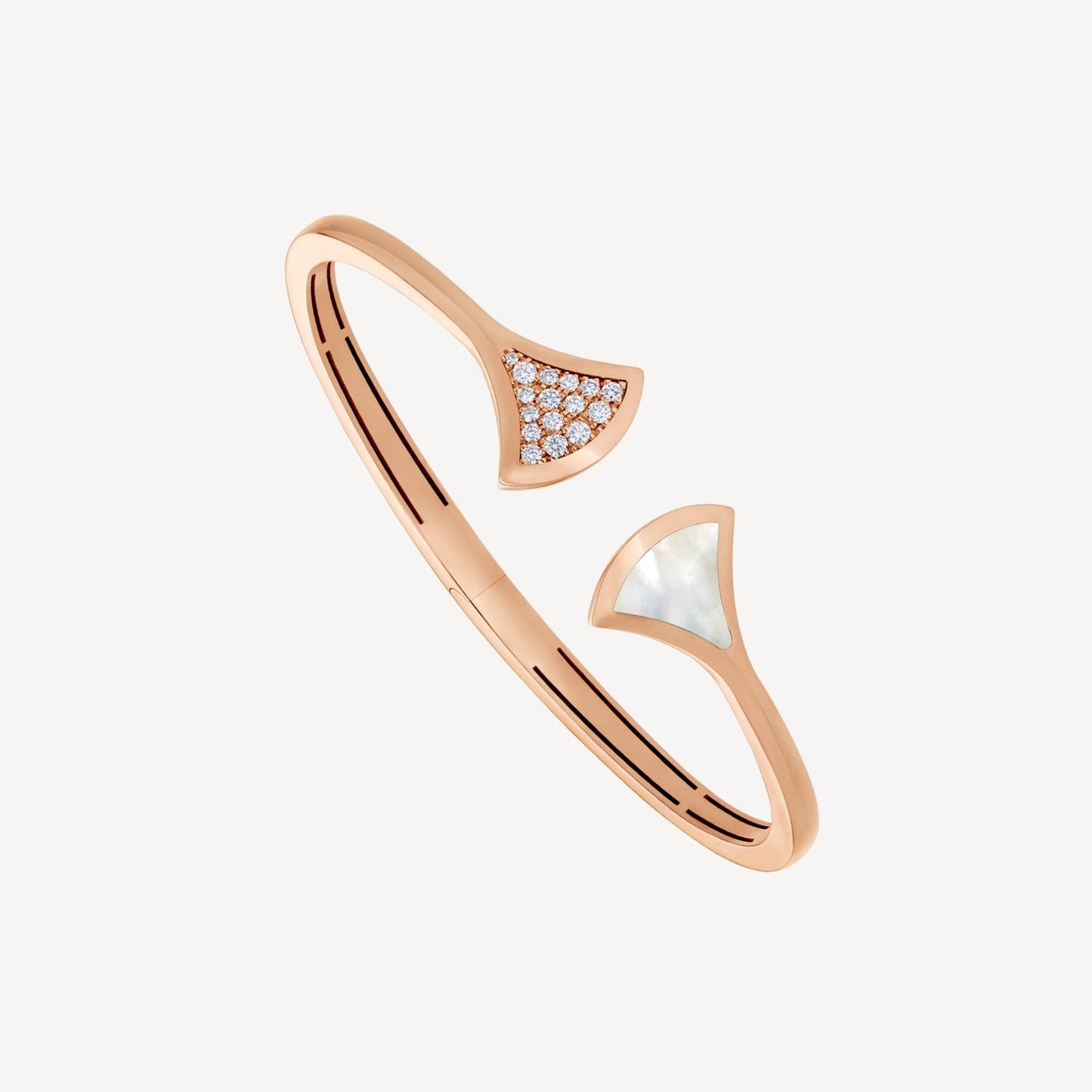 DIVAS' DREAM Bangle Bracelet