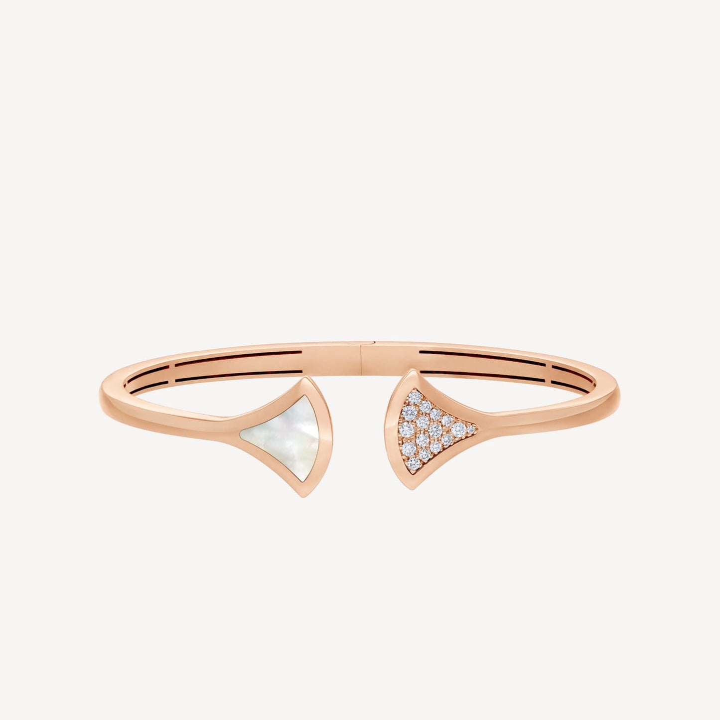 DIVAS' DREAM Bangle Bracelet
